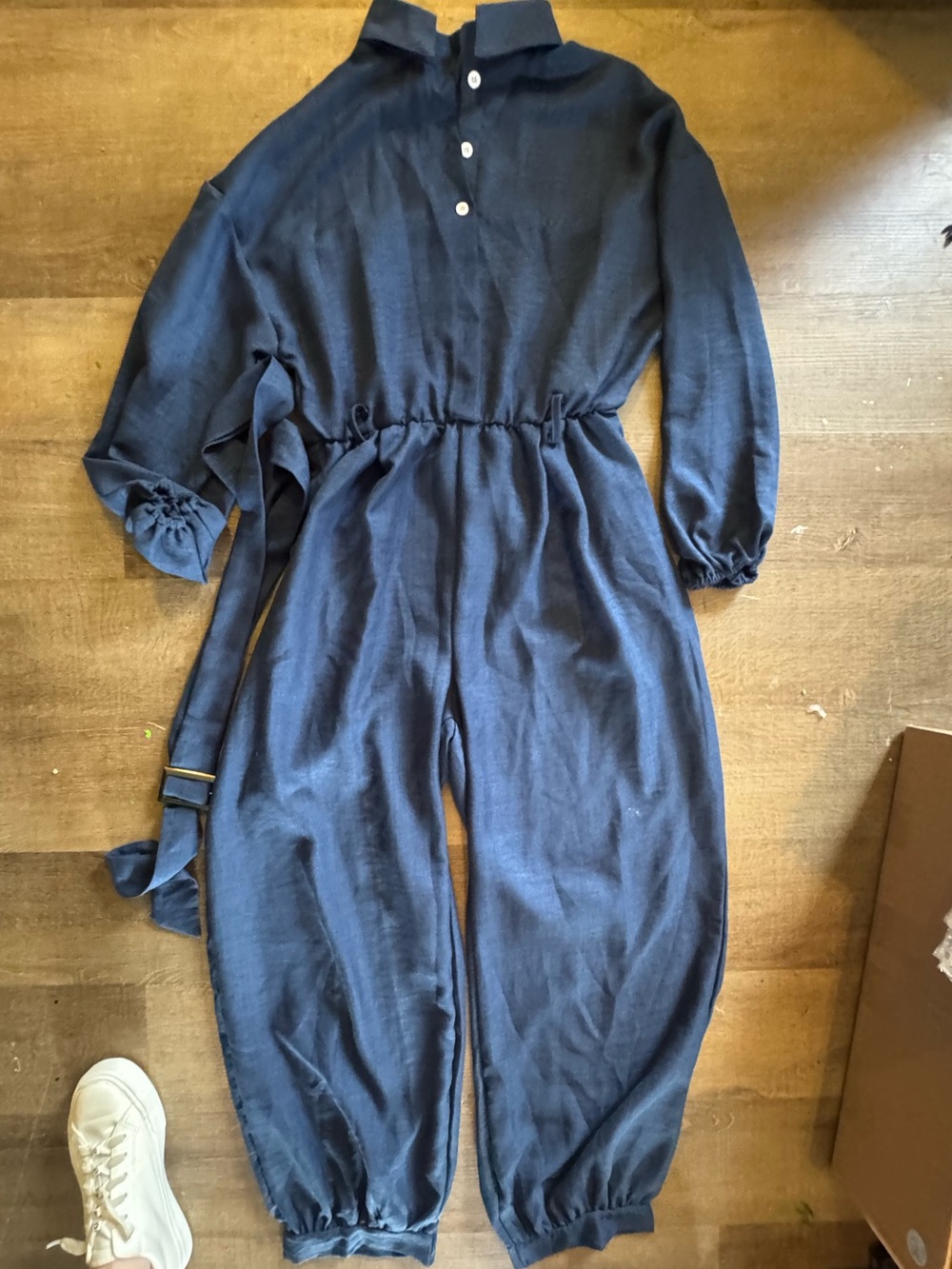 Navy Blue Belted Long-Sleeve Jumpsuit – XS
